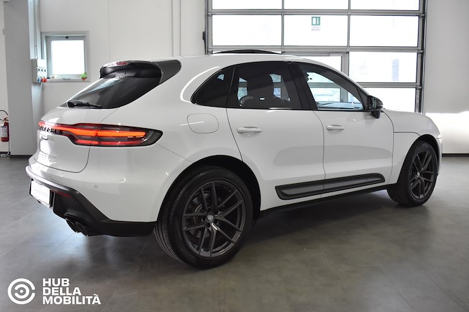 PORSCHE Macan 2.0 T